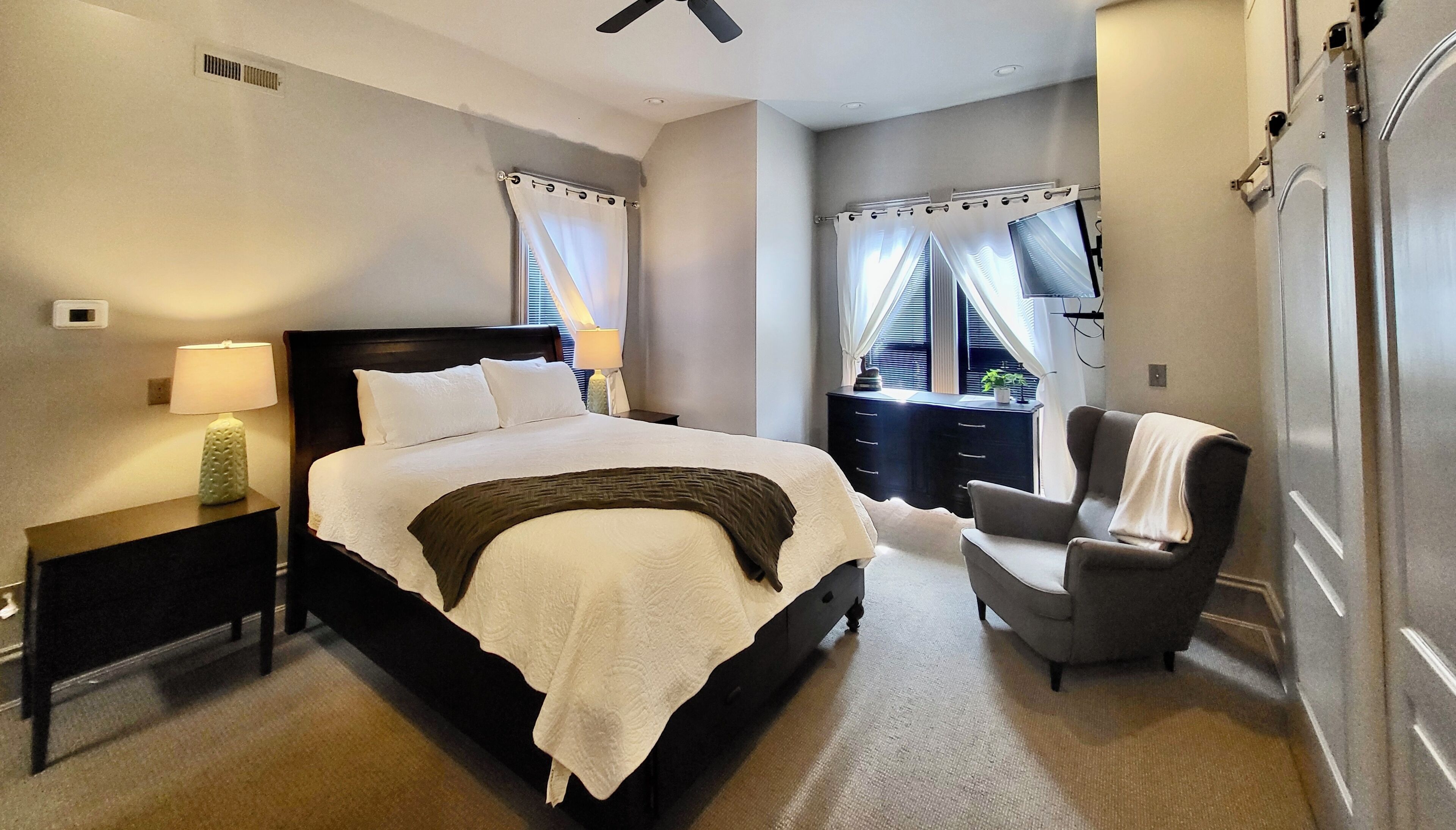 4 Schlafzimmer, Bügeleisen/Bügelbrett, WLAN, Bettwäsche