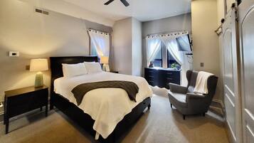 4 makuuhuonetta, silitysrauta/-lauta, Wi-Fi, vuodevaatteet