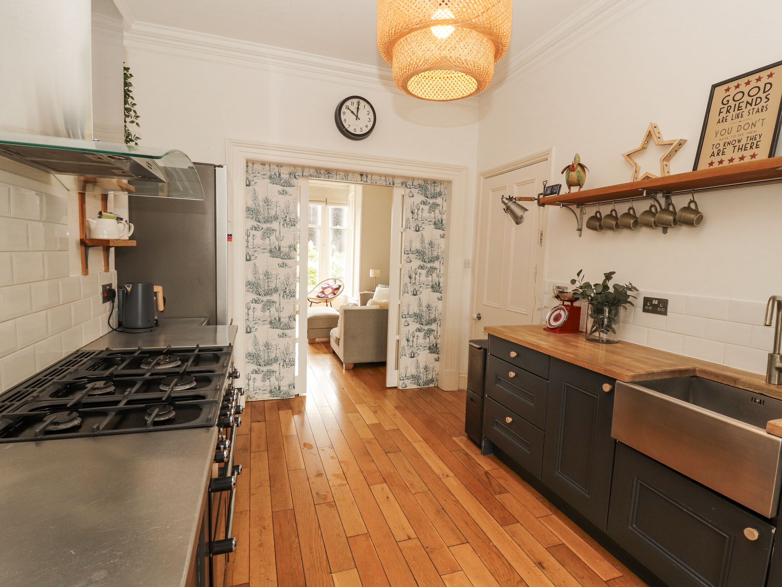 Dishwasher, cookware/dishes/utensils