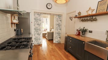 Dishwasher, cookware/dishes/utensils