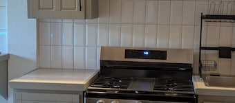 Charming 2-bedroom apartment with AC, WiFi in lovely Mount Gay