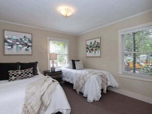 2 bedrooms, iron/ironing board, WiFi, bed sheets