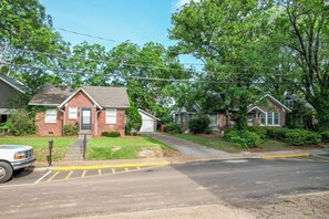 Exterior - South End Zone on 11th | Best Playoff Weekend Rate (Oxford)