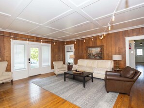 TV, offices