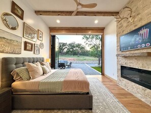 7 bedrooms, desk, iron/ironing board, WiFi