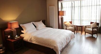 Three Bears Apartment Hotel (Zhangjiakou Rongchen)