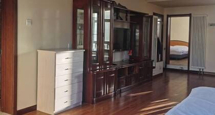 Three Bears Apartment Hotel (Zhangjiakou Rongchen)