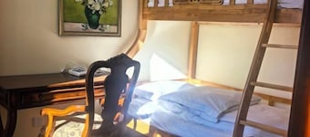 Three Bears Apartment Hotel (Zhangjiakou Rongchen)