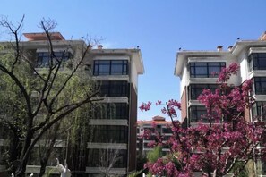 Exterior - Three Bears Apartment Hotel (Zhangjiakou Rongchen) (Zhangjiakou)