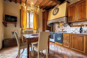 公寓 | 私人廚房 | 電冰箱、烤箱、爐台、義式濃縮咖啡機