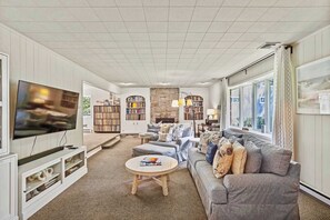 TV, fireplace - Waterfront Hot Tub Retreat w Kayaks | Kayak Point (North Fork)