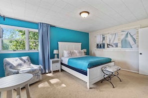 4 bedrooms, desk, iron/ironing board, WiFi