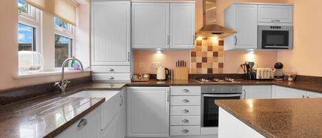 House | Private kitchen | Coffee/tea maker, dining tables