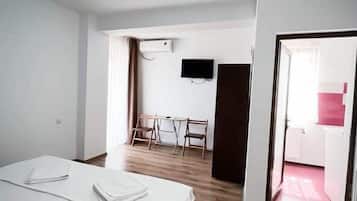 Deluxe Studio, Balcony, City View | Soundproofing, free WiFi