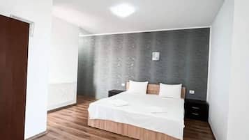 Deluxe Studio, Balcony, City View | Soundproofing, free WiFi