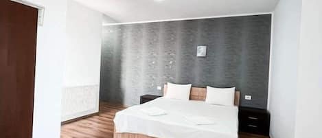 Deluxe Studio, Balcony, City View | Soundproofing, free WiFi