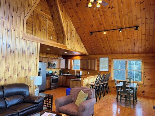 Mountain View Escape - Stunning Views! Bethlehem, NH Cabin Near Skiing & Hiking