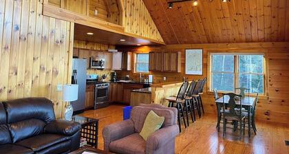 Mountain View Escape - Stunning Views! Bethlehem, NH Cabin Near Skiing & Hiking
