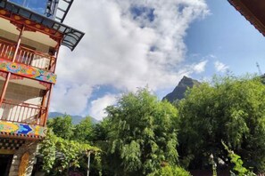 Unclassified image, 3 of 45, button - Ganbao Tibetan Village Jingji Chamayi Inn Homestay (Li County)