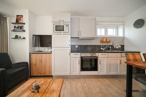Refrigerador, microondas, horno, lavavajillas