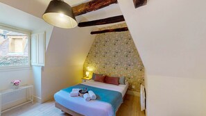 2 bedrooms, bed sheets