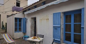 屋外ダイニングエリア