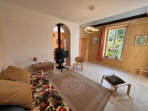 2 chambres, fer et planche à repasser, Wi-Fi, draps fournis