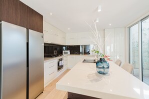 Fridge, microwave, oven, stovetop