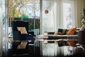 Televisio, työhuone