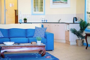 TV, stereo, offices - Absolute Beachfront Escape | Blue Bay|Nova Escapes (Blue Bay)