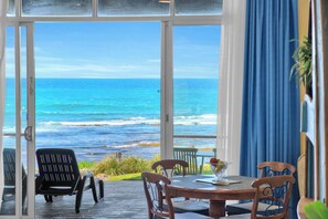 Dining - Absolute Beachfront | Ocean Views & Spa Bath (Blue Bay)