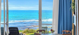Beachfront Stay, Private & Romantic l Nova Escapes