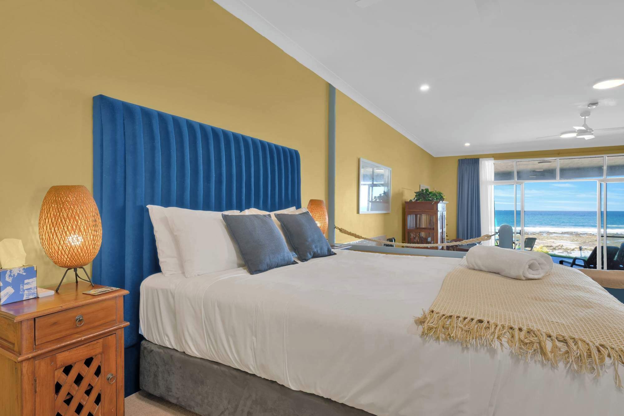 1 bedroom, desk, iron/ironing board, WiFi