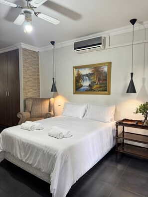 4 bedrooms, WiFi, bed sheets
