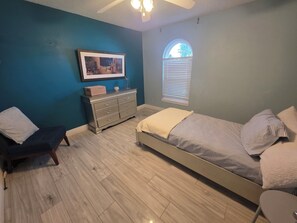 4 dormitorios, escritorio, wifi gratis y ropa de cama