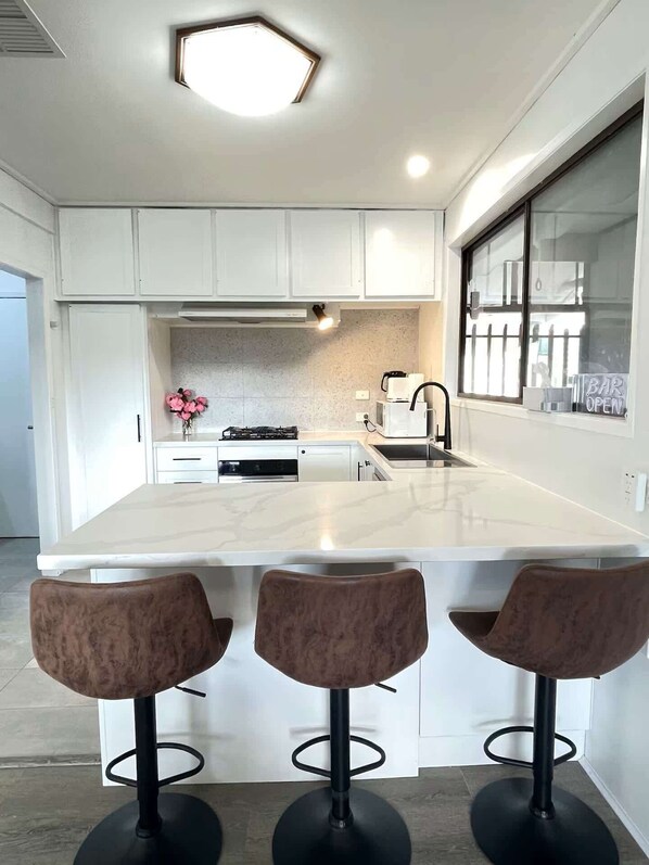 Fridge, microwave, oven, stovetop