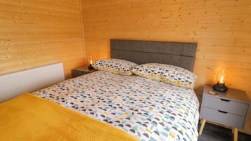 1 bedroom, individually decorated, individually furnished, free WiFi