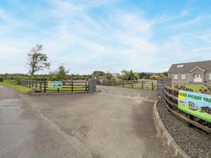 Property grounds - Alken The Hare (Bushmills)