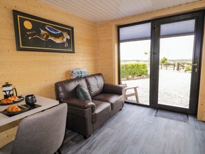 Living area - Alken The Hare (Bushmills)