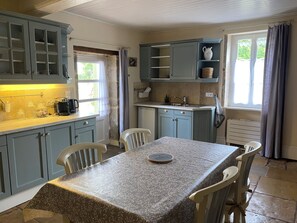 Dining - La belle vie l'annexe, 4/5-person gîte 5 min from Beaune and 2 km from Meursault (tailly)