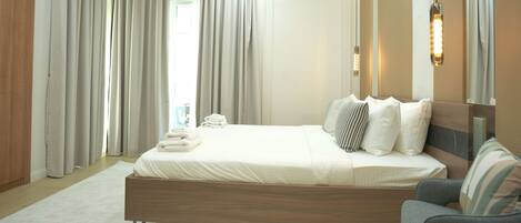 1 bedroom, in-room safe, iron/ironing board, free WiFi