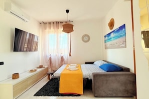 1 bedroom, iron/ironing board, free WiFi, bed sheets