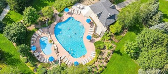 Alpine Chic: Pool, Golf + Free Shuttle to Village!