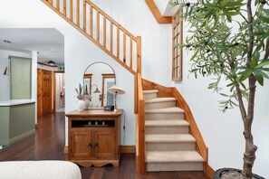 2 bedrooms, desk, free WiFi, bed sheets