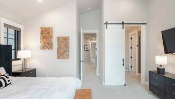 4 bedrooms, iron/ironing board, travel crib, WiFi