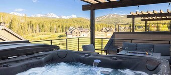 Mtn Views | Fire Pit | Games