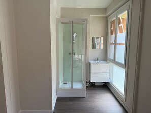 Hårtørrer, håndklæder