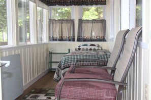 2 Schlafzimmer, Reisekinderbett, kostenloses WLAN