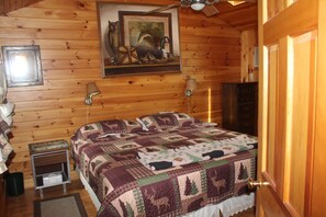 2 bedrooms, travel crib, free WiFi