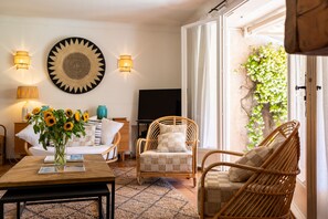 Télévision, cheminée